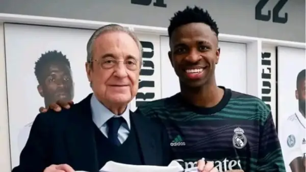 Винисуис Жуниор на излезна врата од Реал