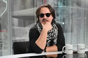 Живее на 15 метри од поранешната сопруга и ќерките: Пере проговори за разводот