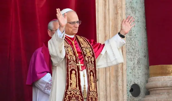 Папата Лав XIV остро ги осуди заканите на Трамп кон Иран, оценувајќи ги како „тотално неприфатливи“