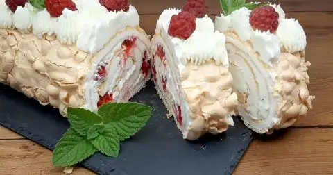 ВИДЕО: Брз ролат со богат крем