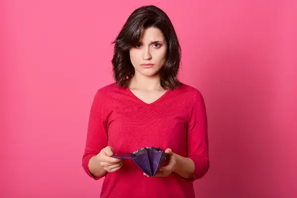 Ќе банкротираат по Велигден: Овие 3 хороскопски знаци ќе останат без денар во џебот!