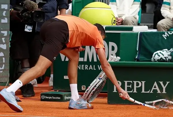 Медведев го допре дното – Пораз 6:0, 6:0 од Беретини