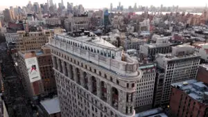 ВИДЕО | За него зборува целиот свет – стан во култната зграда Флетајрон во Њујорк продаден за над 30 милиони долари