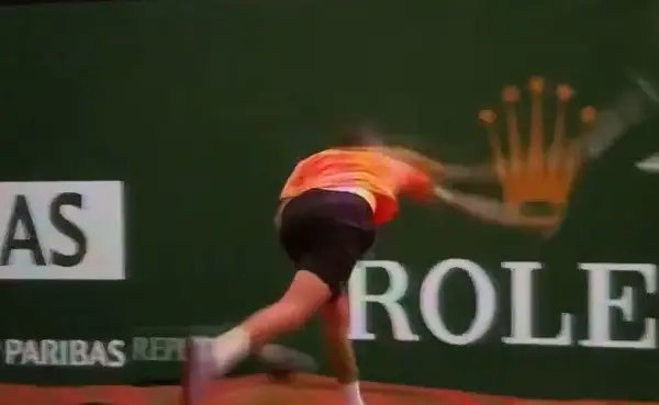 📽️ ДЕБАКЛ ЗА МЕДВЕДЕВ, ПРВПАТ СКРШИ РЕКЕТ Беретини го „збриша“ за 49 минути