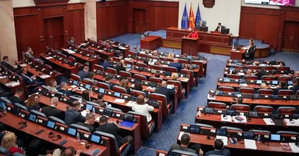 Пеце Милевски - Собранието изгласа  измени во законот за сообраќај - Со Б категорија ќе се вози 125 см3 моторче