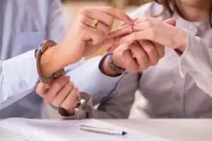 Нова студија: Зошто луѓето во брак имаат помал ризик од рак од невенчаните?