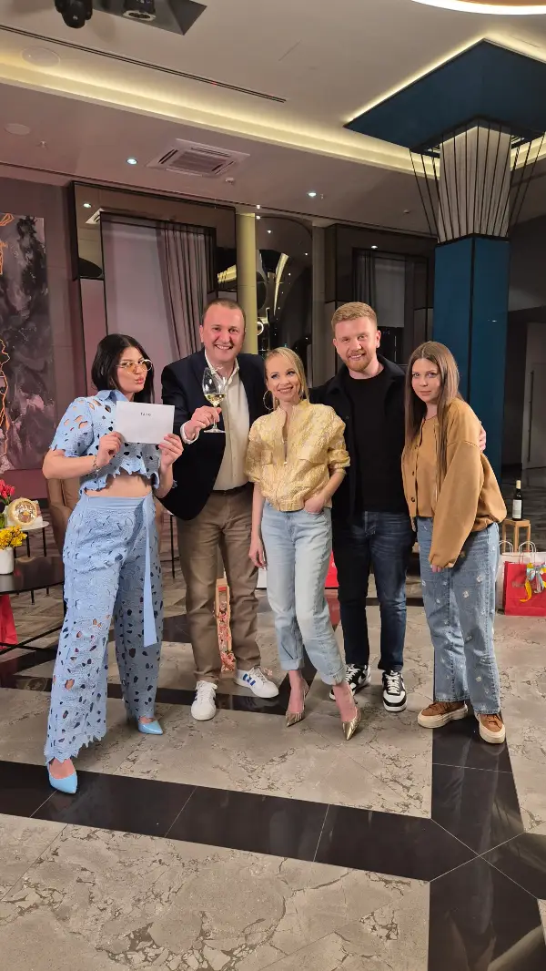 (Видео) На првата средба татко ми сакаше да го провози дечко ми на ‘машки муабет’“ – Мелани Тарчуловска  