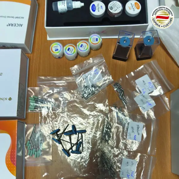 Турски државјанин се обидел во Македонија нелегално да внесе 116 забни импланти: поднесена кривична