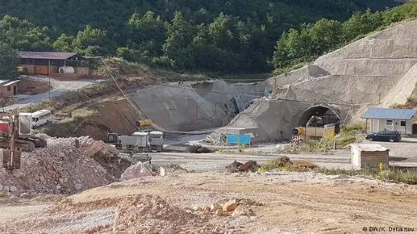 Мицкоски: Изградбата на Коридорот 8 и Коридорот 10Д се одвиваат согласно предвидената динамика