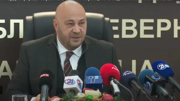 Костадиновски: Никој нема да го чепне албанскиотјазик