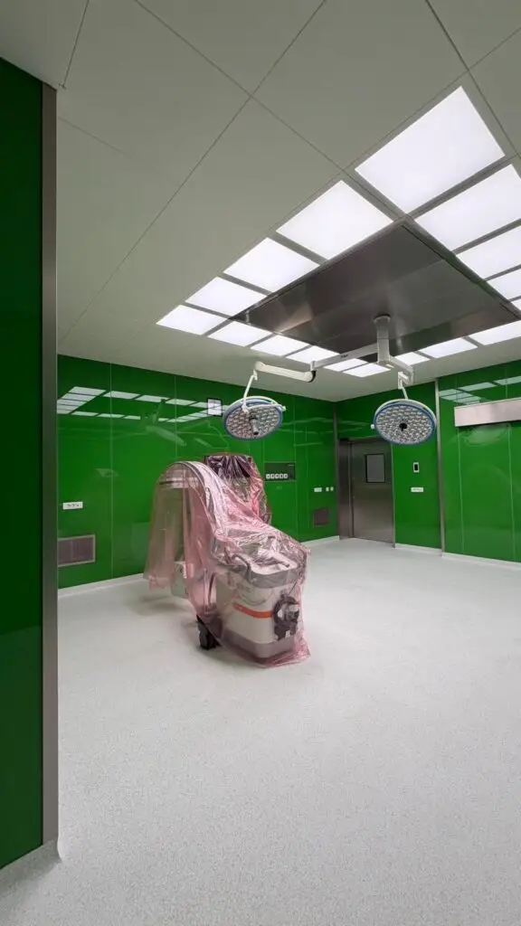 „Стентон градба“ ги реновираше хируршките сали во УКЦ „Мајка Тереза“ – новите капацитети веќе работат