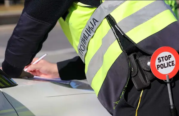 Лишени од слобода 14 возачи за безобѕирно управување возило