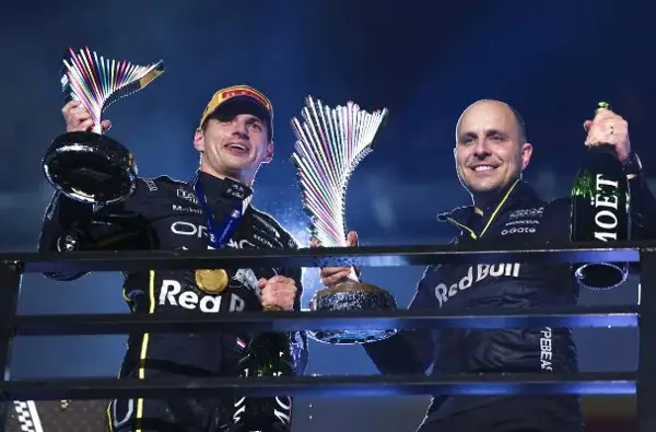 Клучниот човек на Макс Ферстапен потпиша за Мекларен