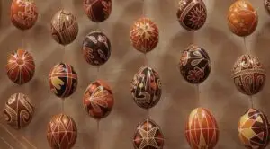 (Фотогалерија)Уметност стара илјадници години: Украинските писанки оживуваат во пресрет на Велигден