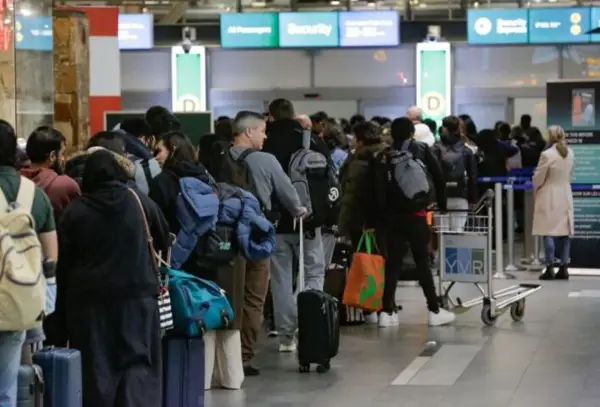 Патници чекаат и по 7 часа на пасошка контрола низ Европа