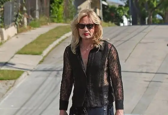 Видео: Голема трансформација на актерската легенда Дејвид Духовни за потребите на филмот „Сапунска кутија“