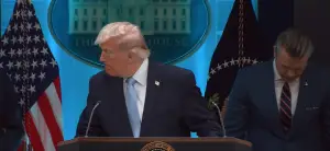 Трамп:  Не се договривме така, Иран лошо ја тера со нафтата низ Ормускиот теснец