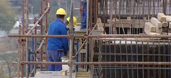 Во февруари 244 одобренија за градење, 173 се за високоградба, предвидени 309 станови