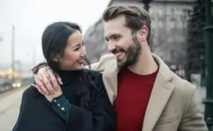 Експерт за интимност открива дали треба да знаете сè за вашиот партнер