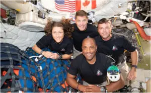 Од „Квин“ до Чапел Роан – НАСА ја објави плејлистата со песни за будење на екипажот на „Артемис 2“