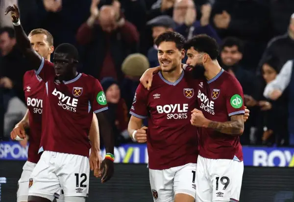 Вест Хем „го турна“ Тотенхем во зоната за испаѓање