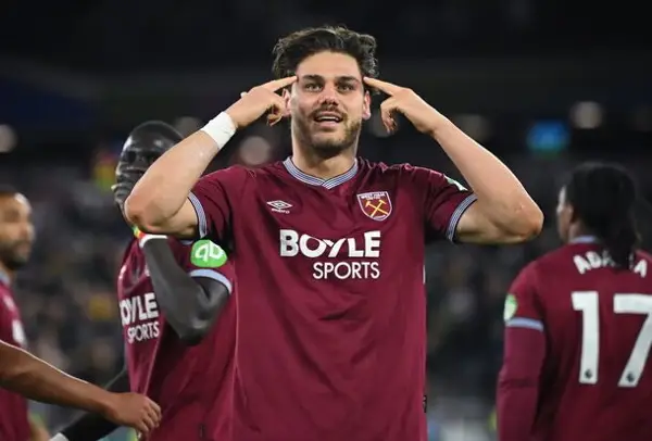 (Видео) „Чеканите“ го оставија Тотенхем во зоната за испаѓање