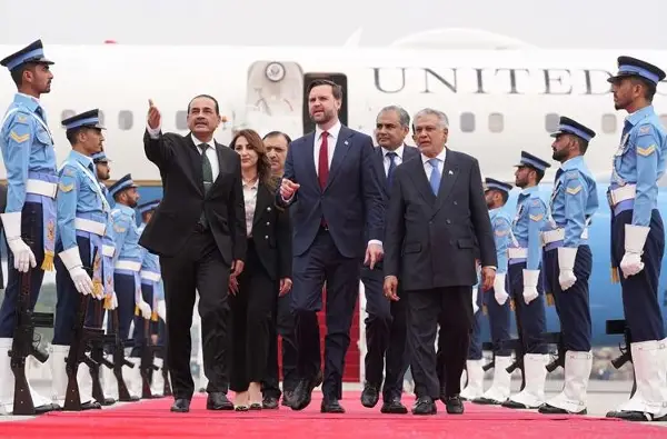 Американски и ирански претставници одржаа одделни средби со пакистанскиот премиер