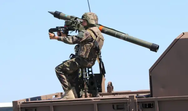 Разузнавањето на САД открило дека Кина подготвува испораки на оружје на Иран