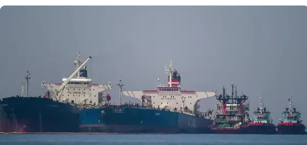 Кинеските супертанкери поминаа низ Ормускиот теснец