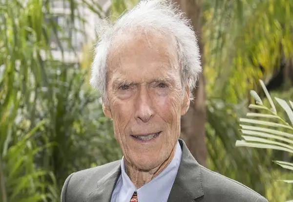 Клинт Иствуд: „Војната е ужасна работа, но исто така и ги обединува земјите“