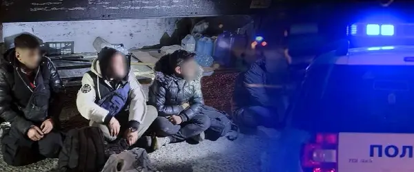 Уапсен гевгеличанец, превезувал шест мигранти и излетал од патот