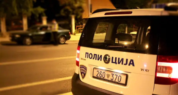 Малолетник од Шуто Оризари со остар предмет повредил врсник и сам се пријавил во полиција