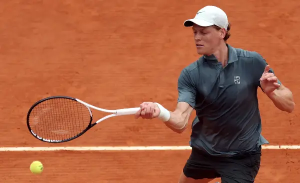 Синер го урна Алкарас во Монте Карло и му го одзеде првото место на АТП листата