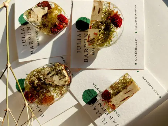 Како во Македонија цвеќињата се трансформираат во накит?