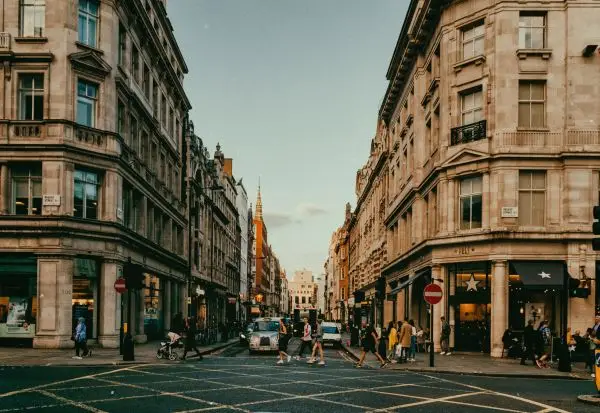 Каде да прошетате во 2026 година? Ова се најубавите улици на светот