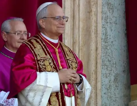 Папата Лав XIV ја започнува најдолгата посета на Африка во својот понтификат