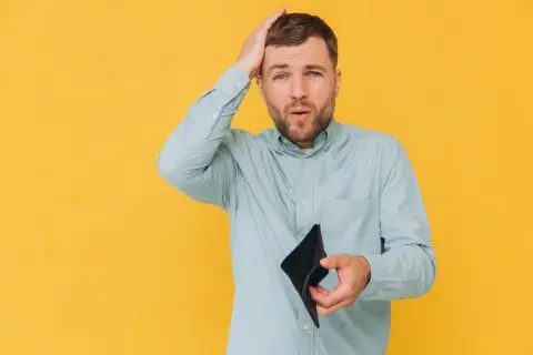 Финансиски колапс за три знаци по празникот: Ги потрошивте резервите, ќе останете без денар во џебот