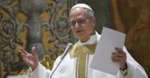 Доналд Трамп упати остри критики кон папата Лав нарекувајќи го „слаб“ и „ужасен“