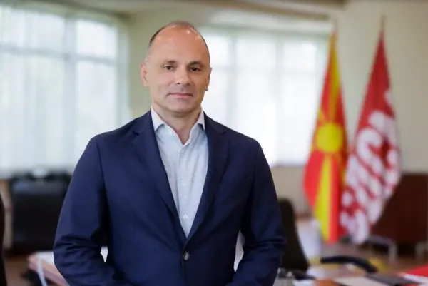 ФИЛИПЧЕ СЕ ИЗРАДУВА КАКО ТОЈ ДА ГО ПОБЕДИЛ ОРБАН „На ред се Вучиќ и Мицкоски“