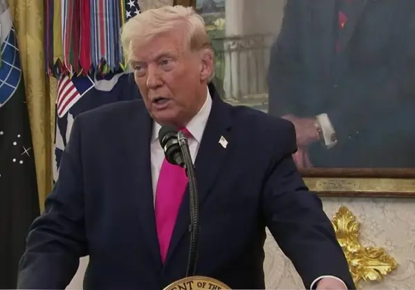 Трамп бара итно отворање на стратешкиот пловен пат во Ормускиот Теснец