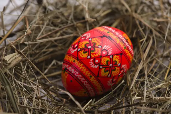 Чуваркуќата не се фрла: Еве што треба да направите со првото велигденското јајце од лани