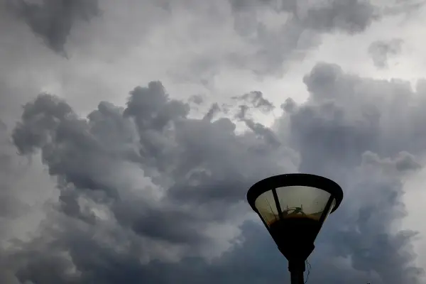 Променливо облачно со сончеви периоди, температурите до 22 степени!