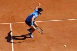 Алкараз со успешен старт на мастерсот во Барселона