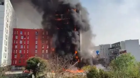 Најмалку 11 повредени во пожар во Тирана