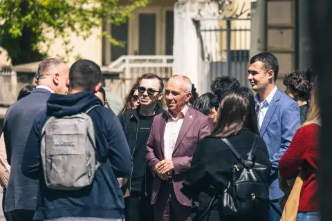 Дијалог со младите за успешна иднина