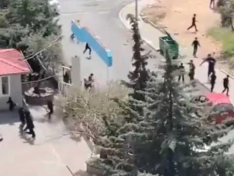 ТУРЦИЈА: Осмоодделенецот кој уби четири лица и рани 20 во училиште е мртов, приведен неговиот татко