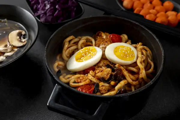 Ви останаа варени јајца од Велигден? Со нив направете нудли и уживајте во вкусовите