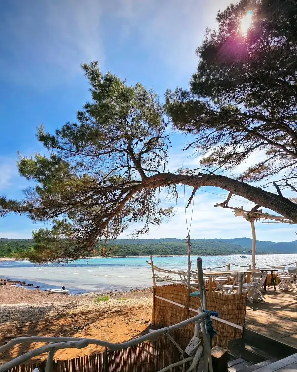 ФОТО | Плажа од регионот ја споредуваат со Карибите – „Форбс“ ја вклучи меѓу најубавите во светот