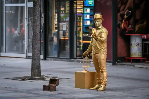 Улица што дишеше уметност: „Центарски улици“ го претворија Скопје во жива сцена