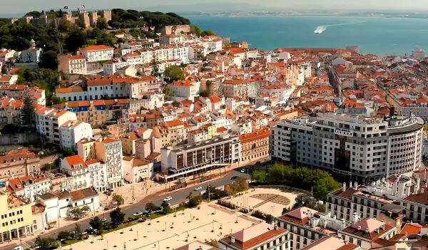 Избран најшарениот град во светот: Европска дестинација со повеќе од 2,6 милиони бои